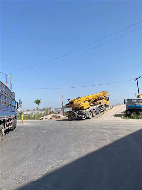 安阳县25吨吊车的租赁价格大概是多少？